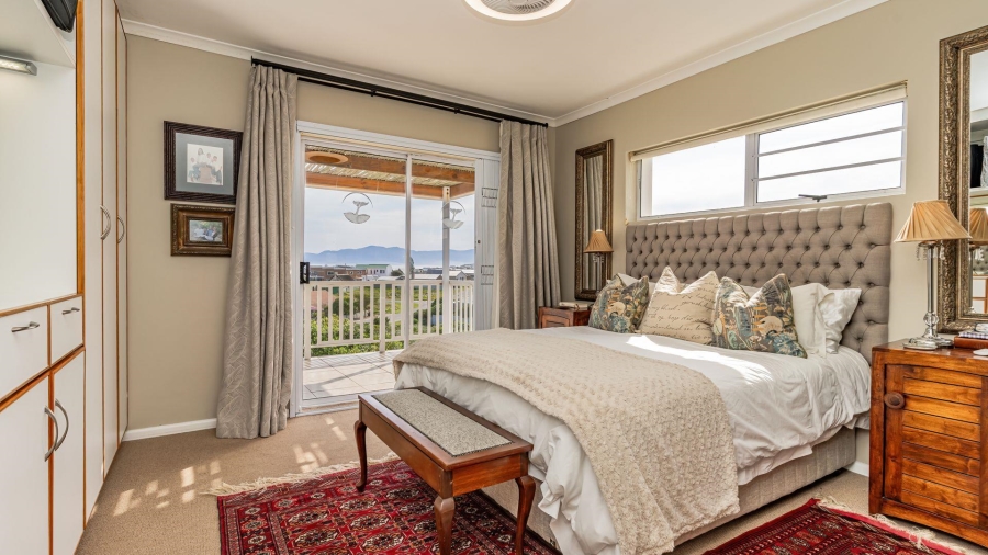 3 Bedroom Property for Sale in Perlemoenbaai Western Cape